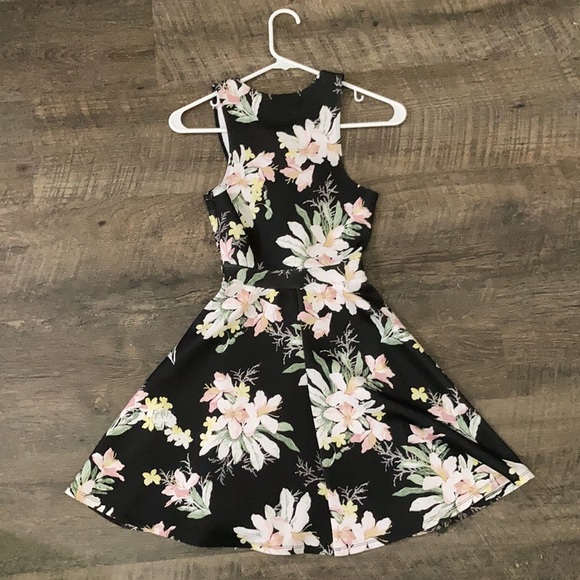 Woman Floral Neoprene Wrap Dress - Size S - Picture 4 of 6